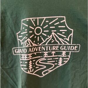 Grand Adventure Guide t-shirt size medium in GUC